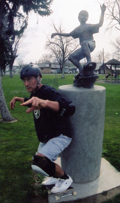 skater statue