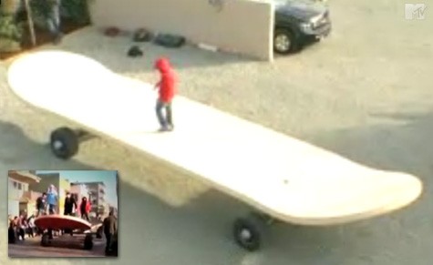 Rob Dyrdek - huge skateboard
