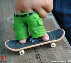 Finger pants! Finger pants! – Skate and Annoy